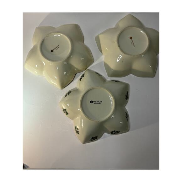 3 Christmas Candy Dip Serving Bowls Poinsettia Holly Star Shaped Gold Rim Essex - Picture 5 of 8